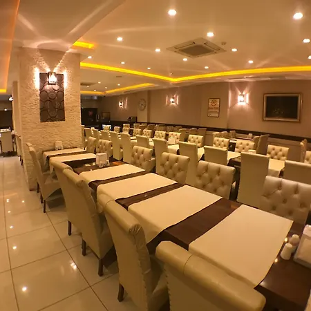 Akgun Beyazit מלון 4*